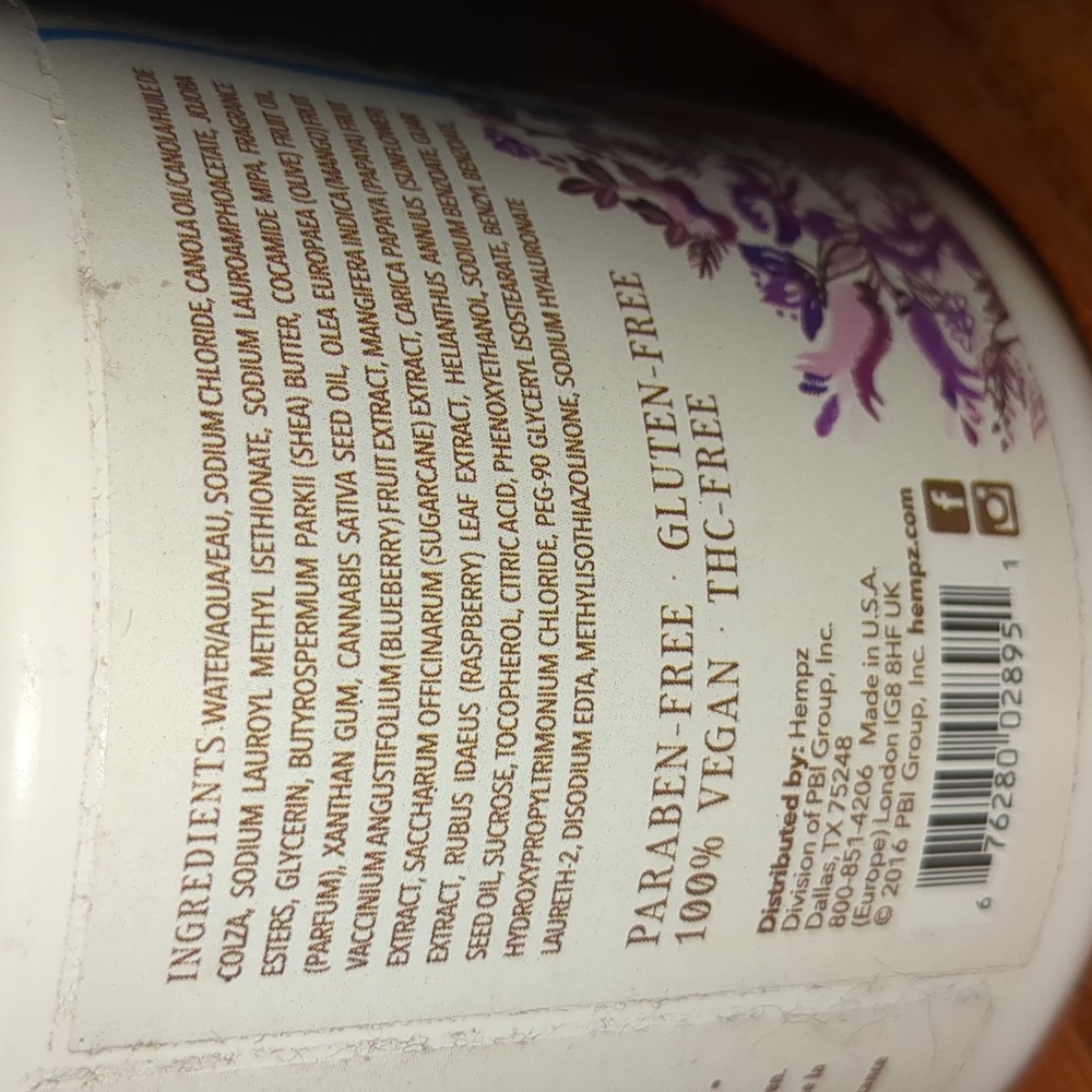 •Hempz Limited Edition Wild Blueberry/Yogurt Scrub - Picture 5 of 6